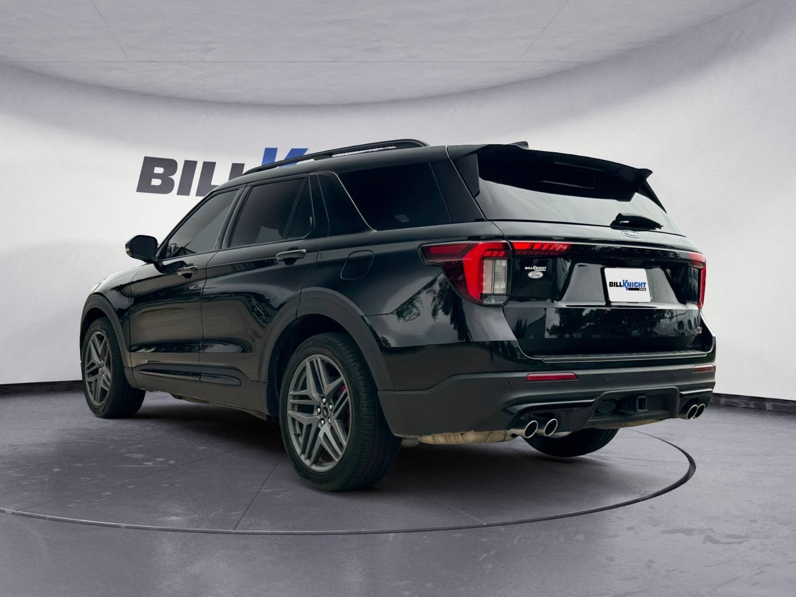 Used 2025 Ford Explorer ST AWD/4WD image 3