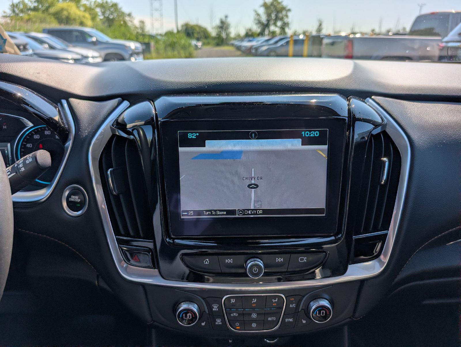 Used 2018 Chevrolet Traverse LT AWD/4WD image 16