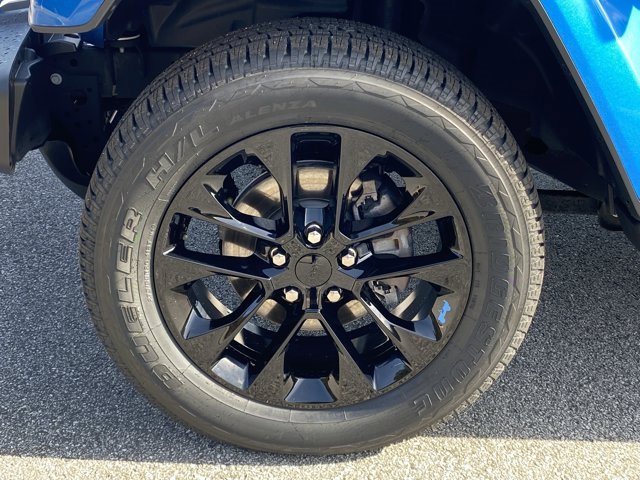 Used 2022 Jeep Wrangler Unlimited Sahara w/ Cold Weather Group image 23