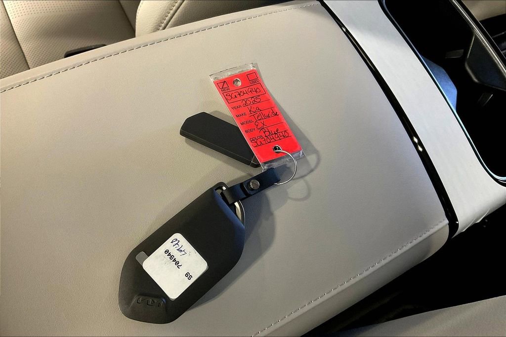 New 2025 Kia Telluride EX image 30