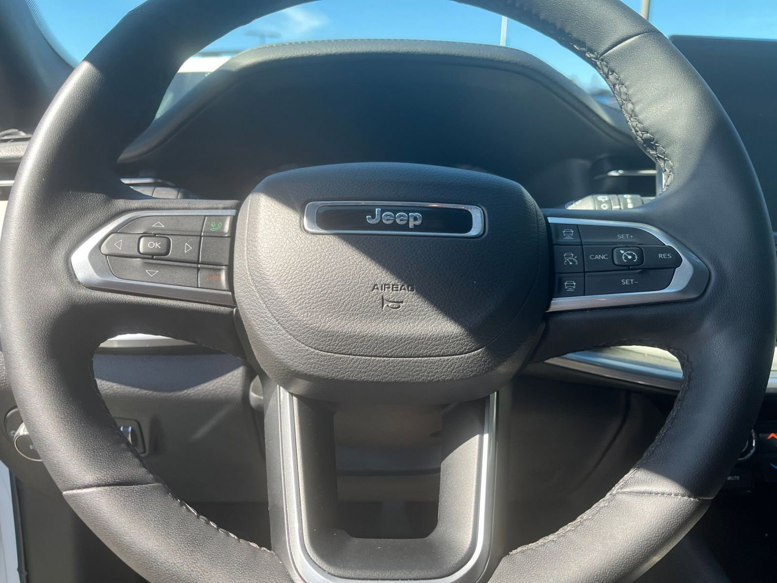 Used 2025 Jeep Compass Limited AWD/4WD image 29
