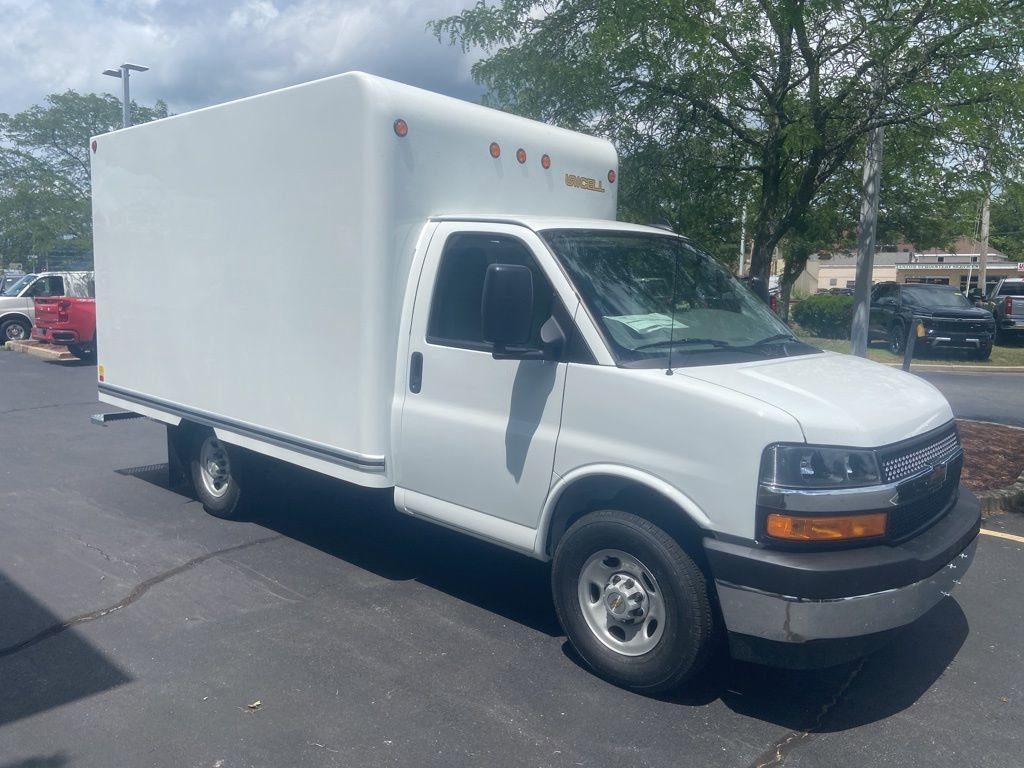 New 2025 Chevrolet Express 3500 w/ Power Convenience Package