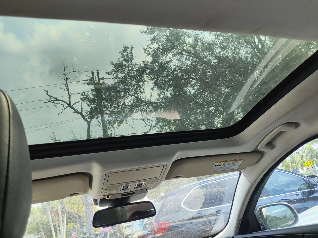 Used 2017 Jaguar XE Premium image 30