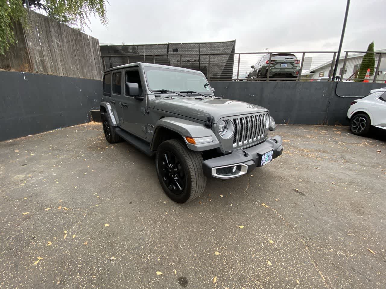 Used 2021 Jeep Wrangler Unlimited Sahara w/ Cold Weather Group AWD/4WD image 8