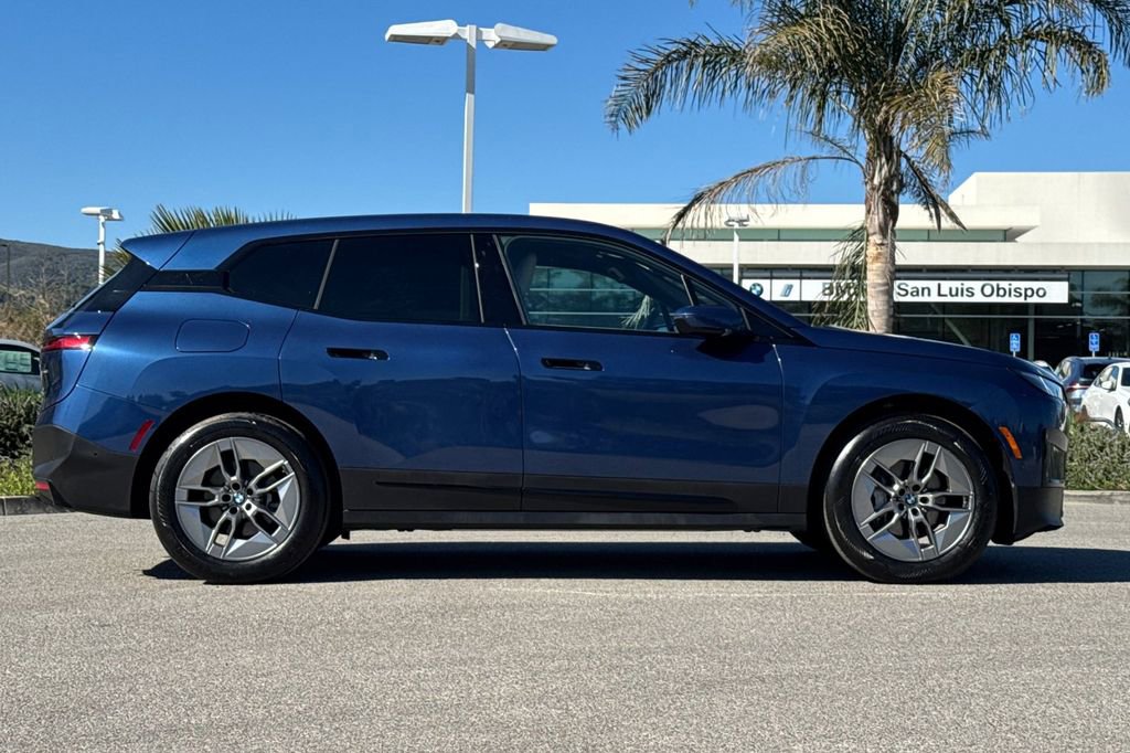 Used 2023 BMW iX xDrive50 image 2