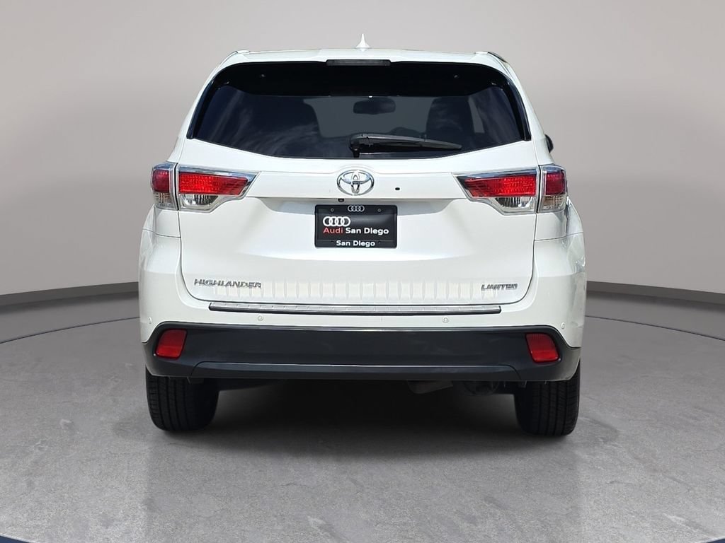 Used 2016 Toyota Highlander Limited w/ Preferred Accessory Package FWD image 7