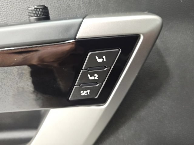 Used 2024 Toyota Tundra Limited AWD/4WD image 13