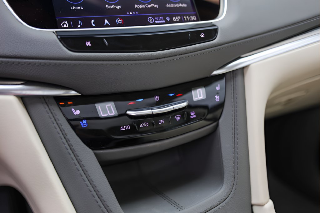 Used 2024 Cadillac XT5 Premium Luxury w/ Technology Package FWD image 19