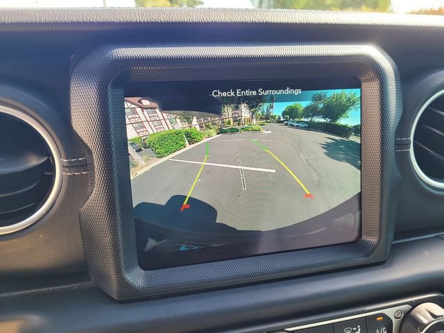 Used 2023 Jeep Wrangler Unlimited Sahara w/ Cold Weather Group AWD/4WD image 20