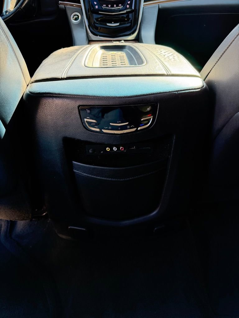 Used 2016 Cadillac Escalade ESV Luxury image 14