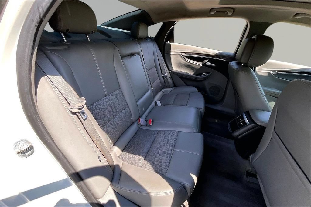 Used 2014 Chevrolet Impala LT w/ Convenience Package FWD image 28
