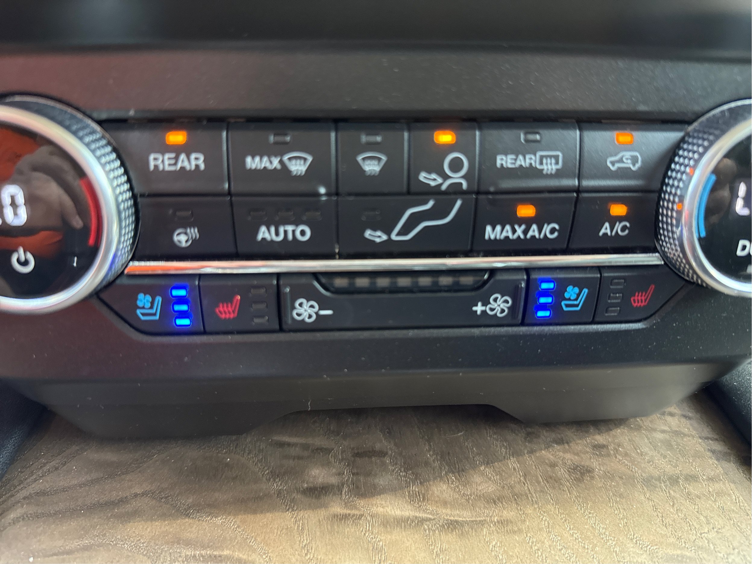 Used 2020 Ford Expedition Max Platinum AWD/4WD image 38