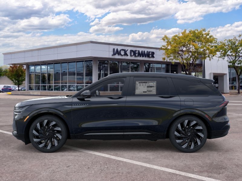 New 2026 Lincoln Nautilus Reserve w/ Jet Appearance Package AWD/4WD image 3