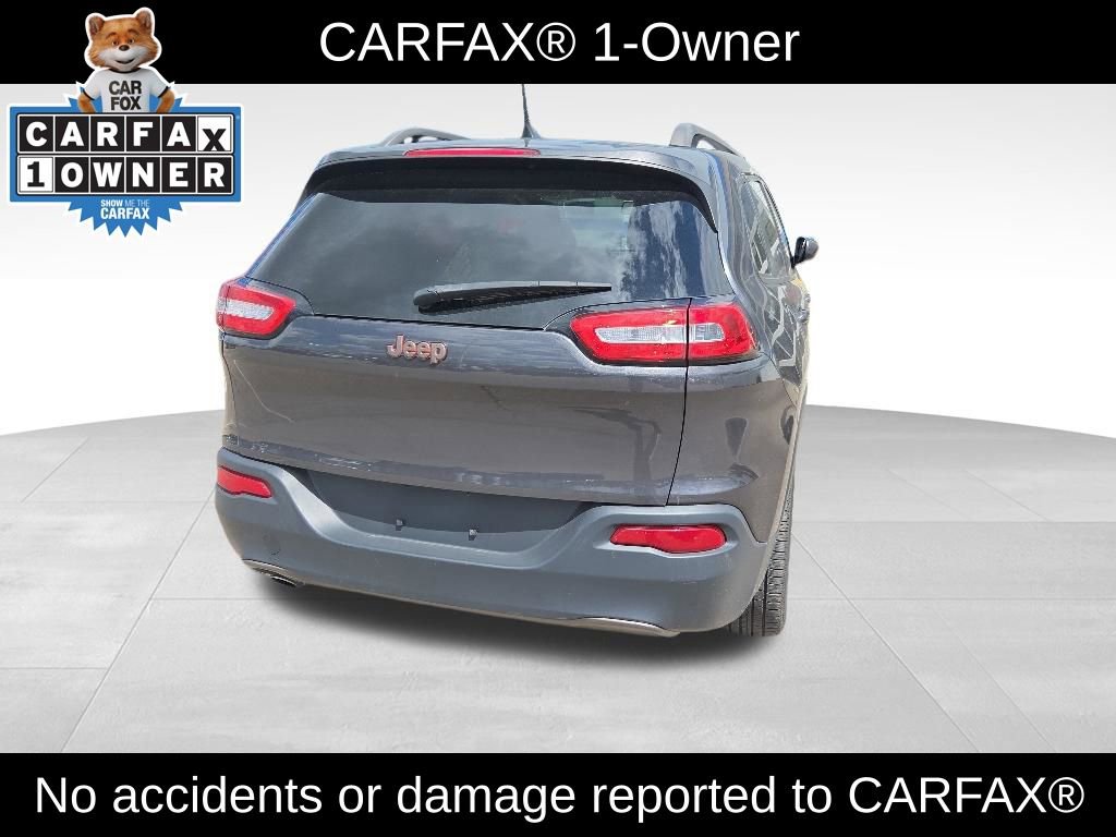 Used 2017 Jeep Cherokee Latitude FWD image 4