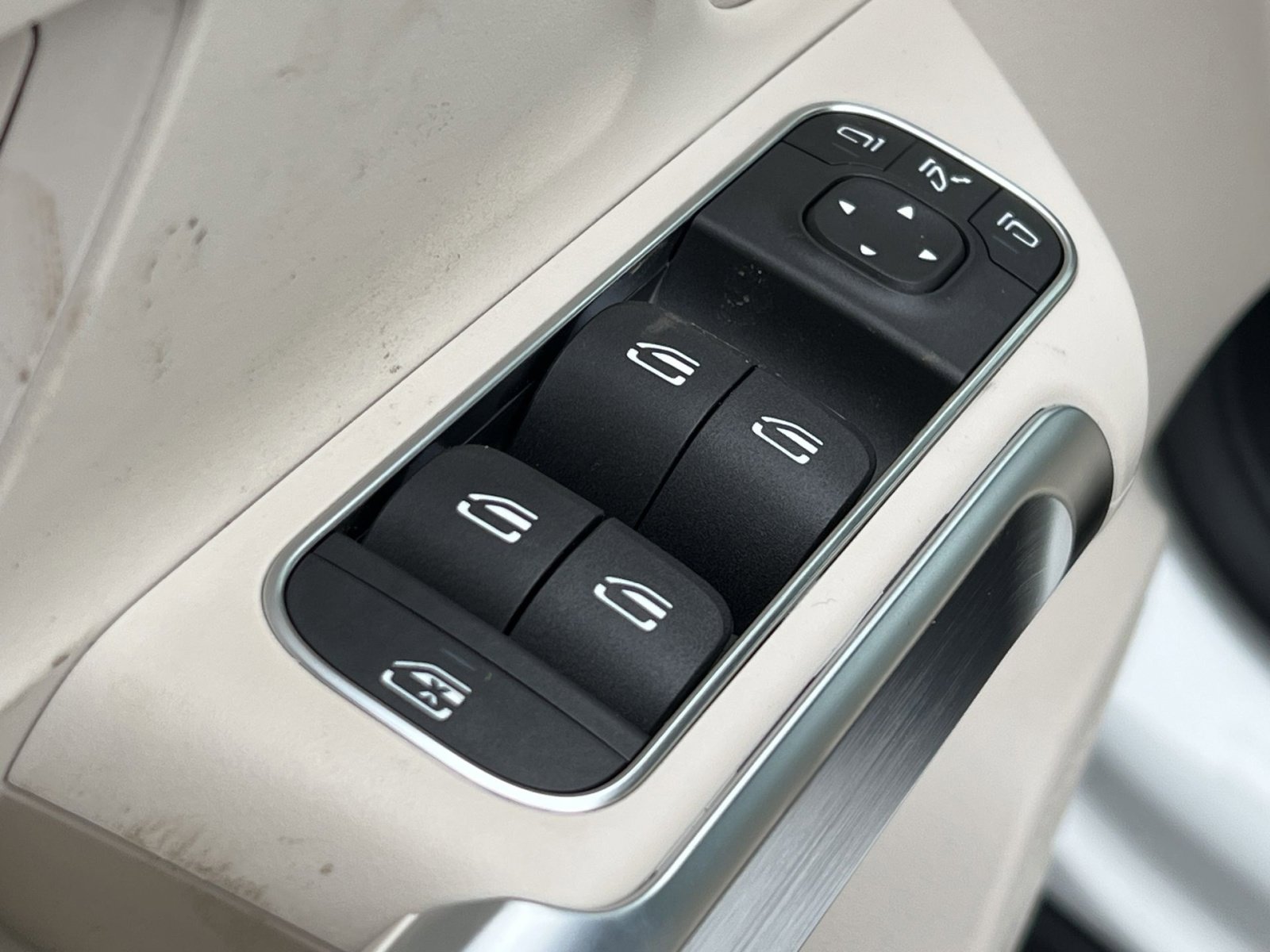 New 2026 Mercedes-Benz GLB 250 4MATIC image 13