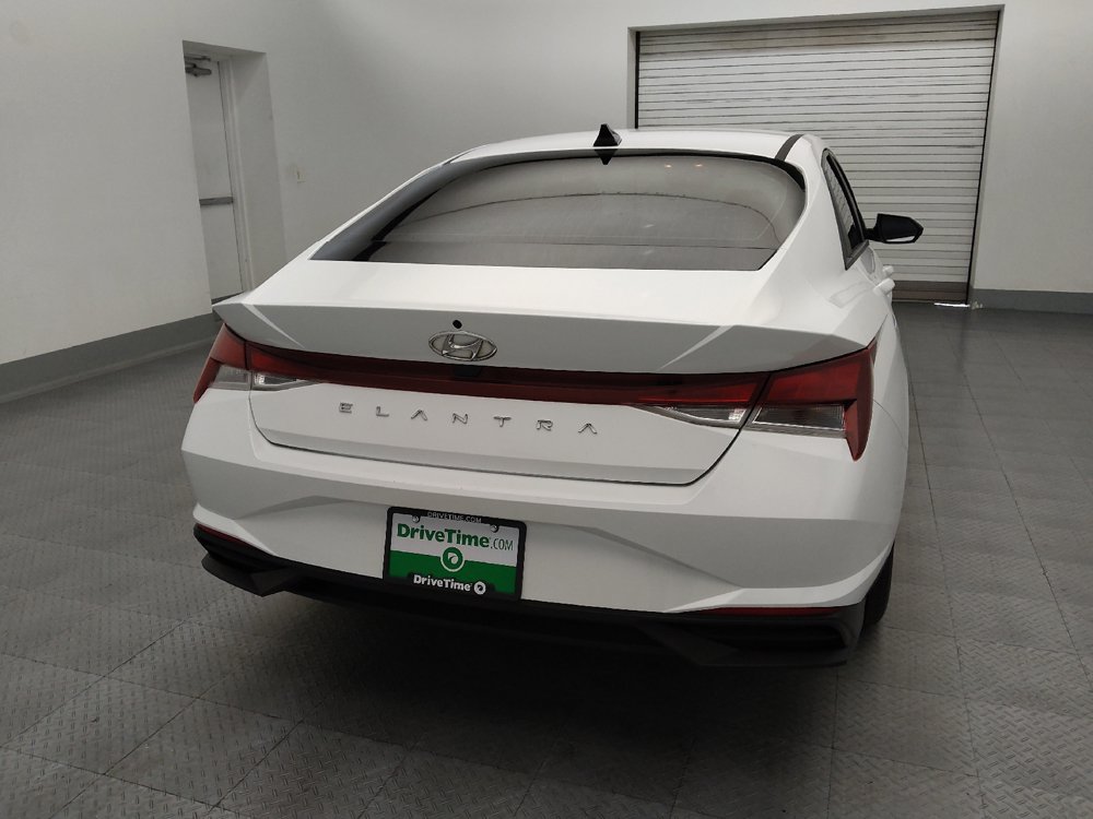 Used 2021 Hyundai Elantra SE FWD image 7