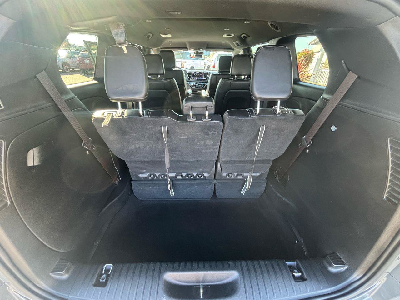 Used 2025 Chrysler Pacifica Select FWD image 24