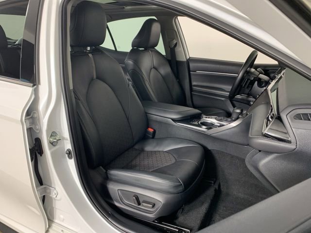 Used 2019 Toyota Camry XSE image 36