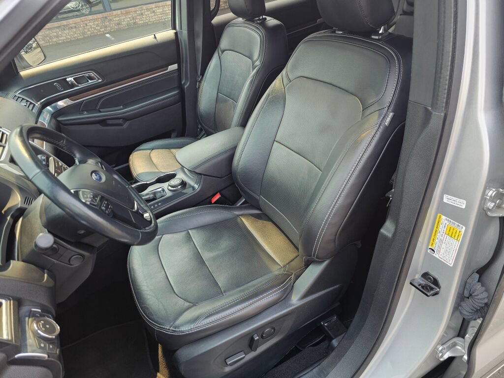 Used 2019 Ford Explorer Limited w/ Class III Trailer Tow Package AWD/4WD image 24