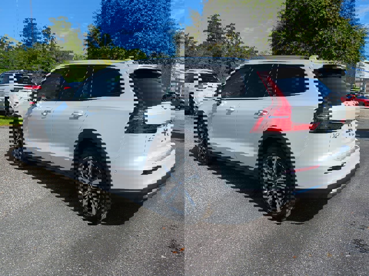 New 2026 Volvo V60 B5 Cross Country Plus w/ Protection Package Premier image 6