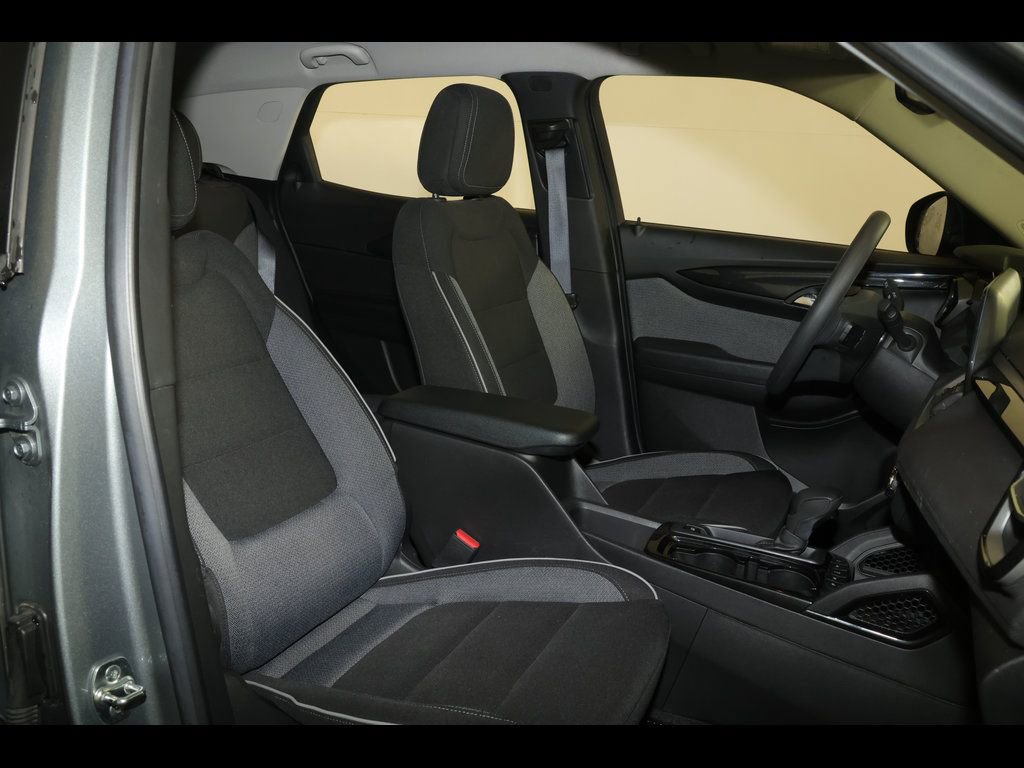 Used 2024 Chevrolet TrailBlazer LS w/ LS Convenience Package image 28