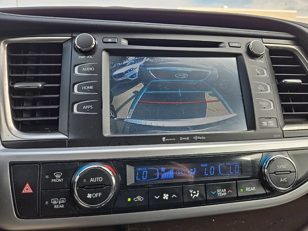 Used 2018 Toyota Highlander XLE w/ Protection Package #3 AWD/4WD image 24