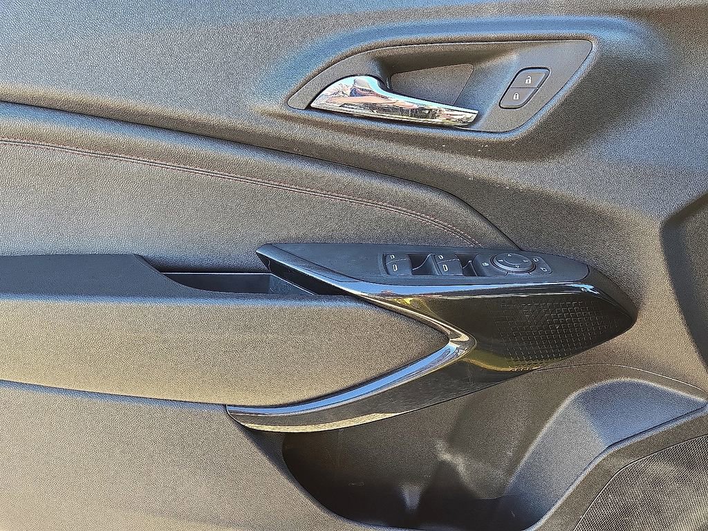 Used 2024 Chevrolet Trax RS w/ Driver Confidence Package image 20