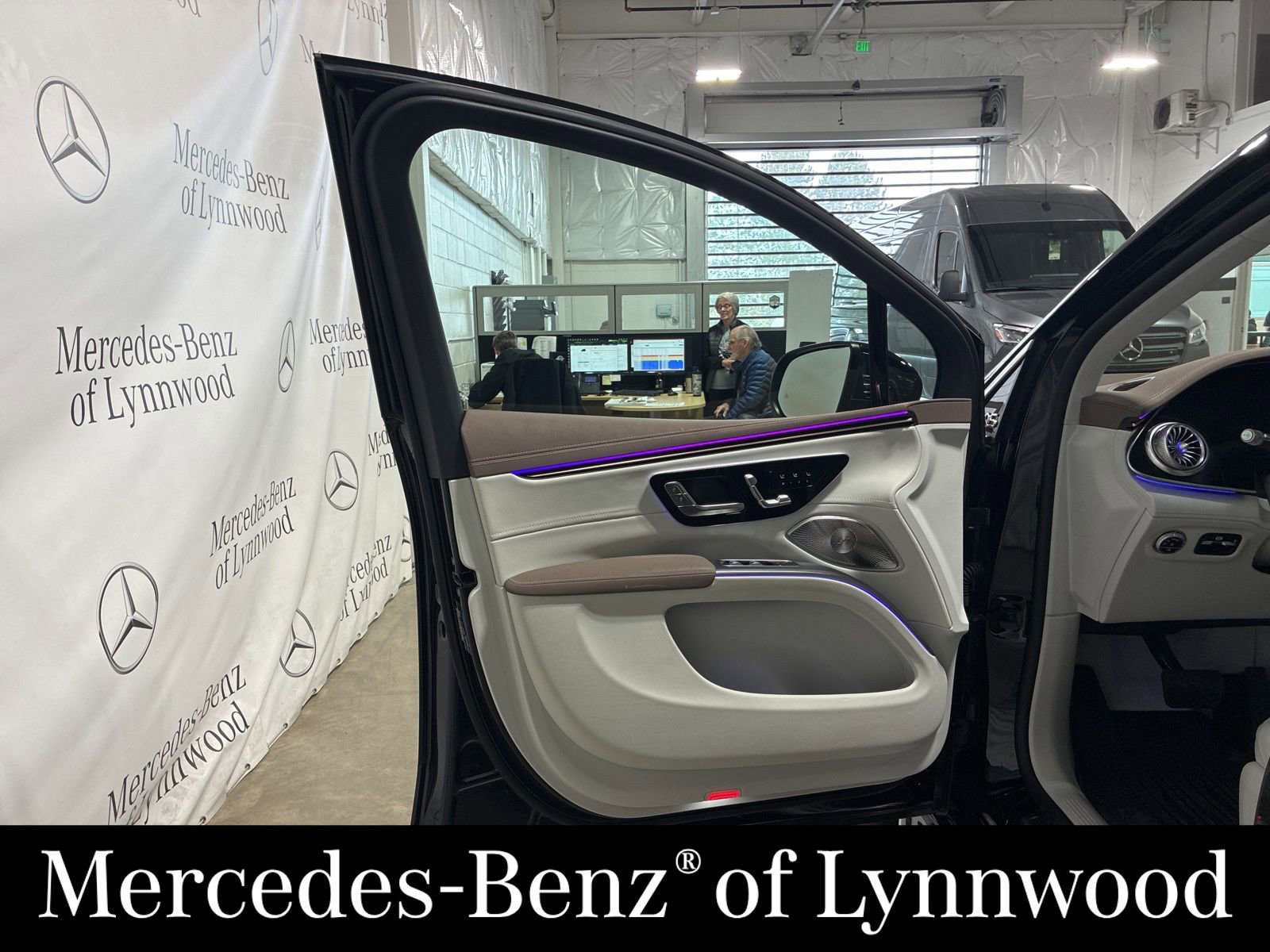 Used 2023 Mercedes-Benz EQS 580 4MATIC SUV image 8