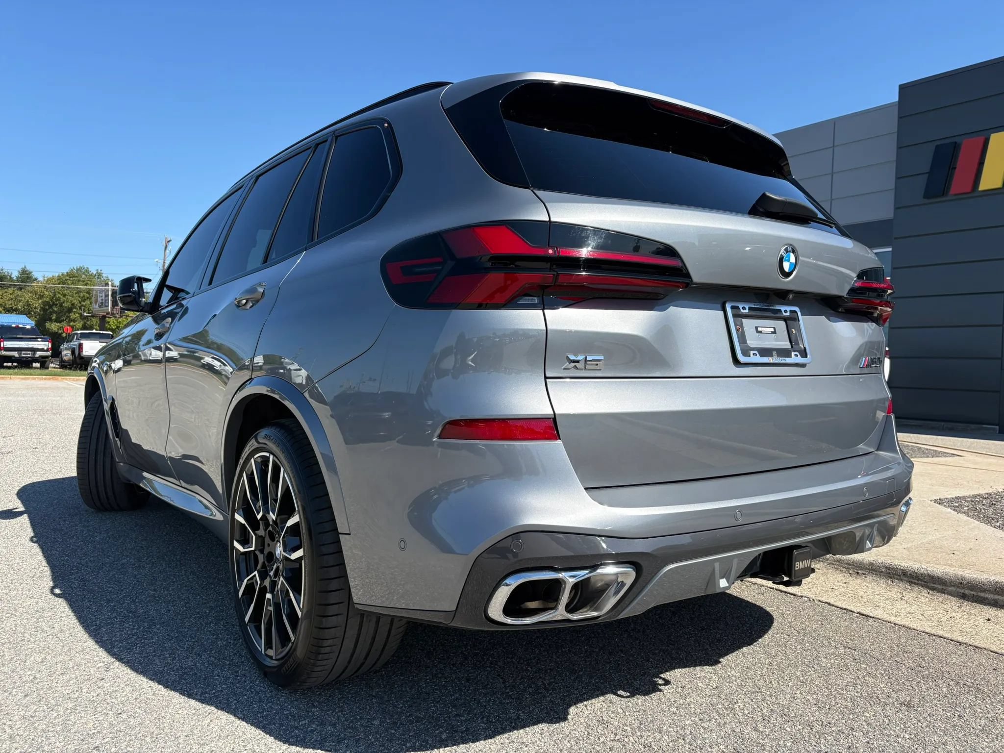 Used 2024 BMW X5 M60i w/ Climate Comfort Package AWD/4WD image 3