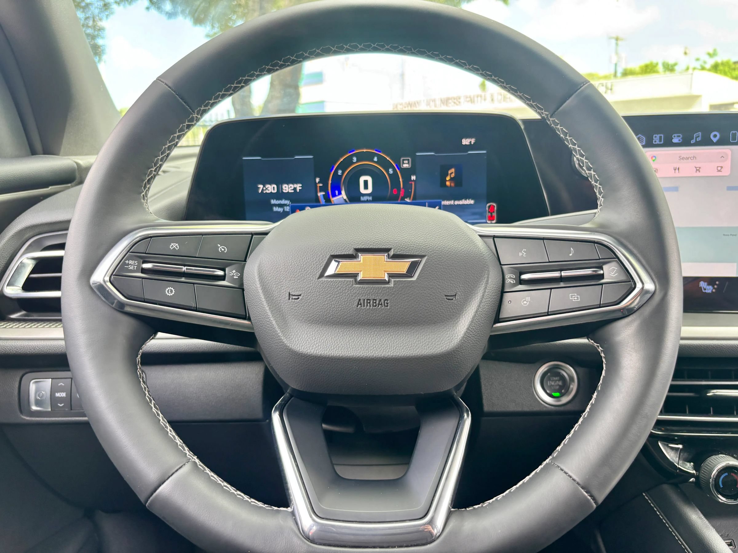 Used 2025 Chevrolet Traverse LT w/ Driver Confidence Package FWD image 16