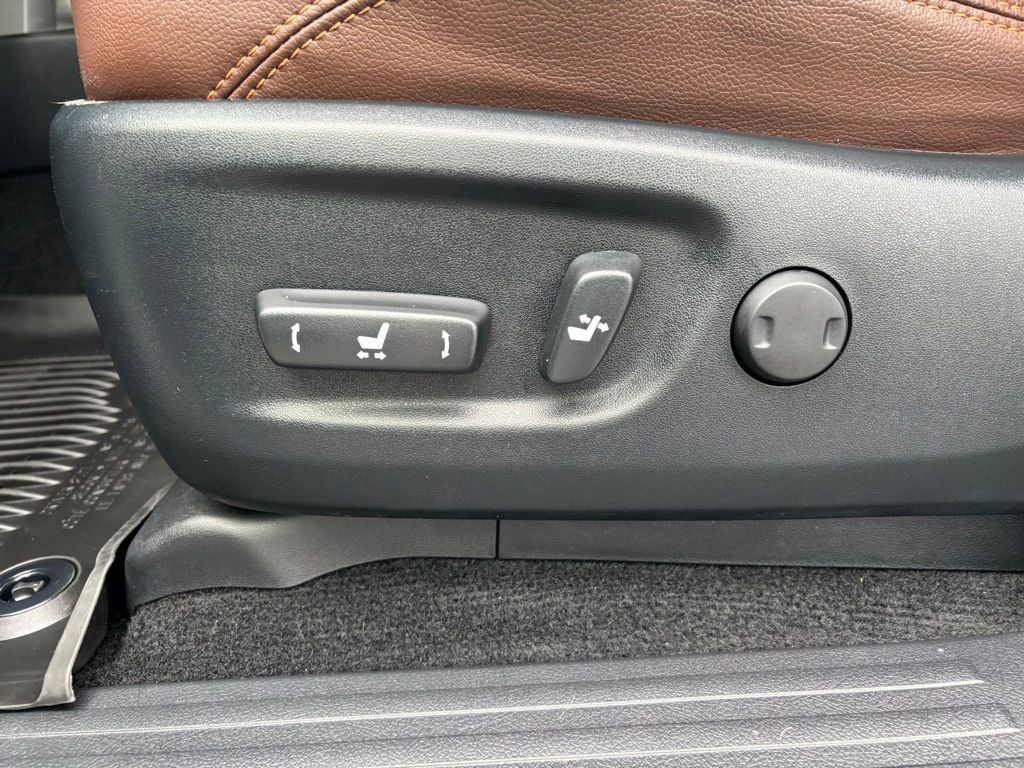 Used 2023 Toyota 4Runner Limited AWD/4WD image 16