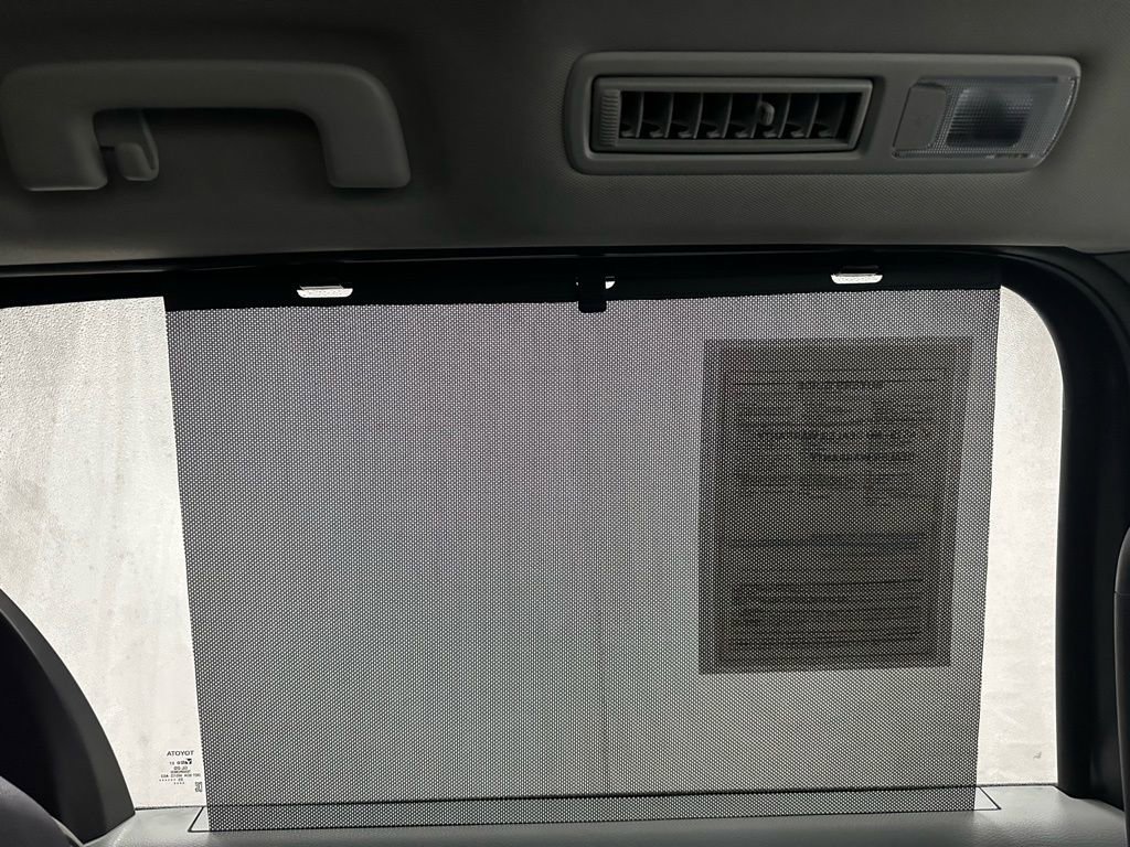 Used 2025 Toyota Sienna XLE image 46