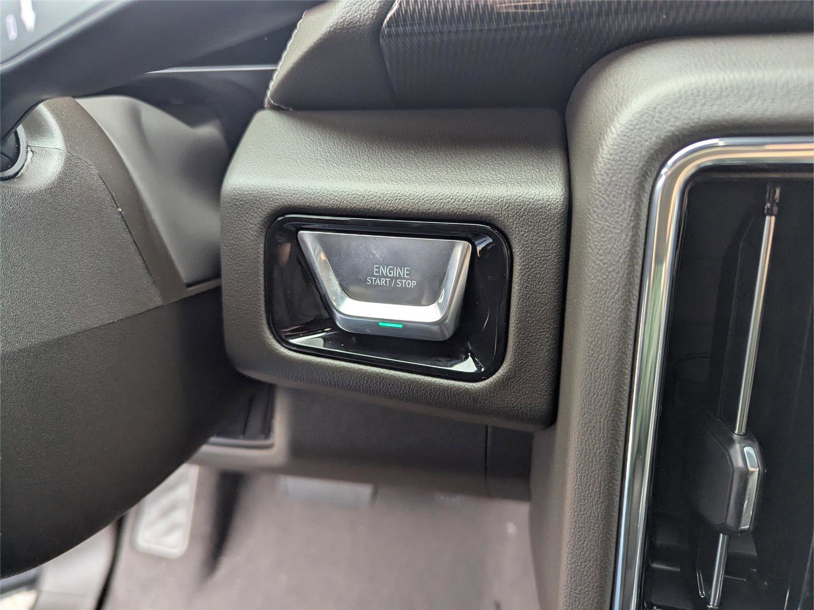 New 2026 GMC Yukon XL Elevation image 16