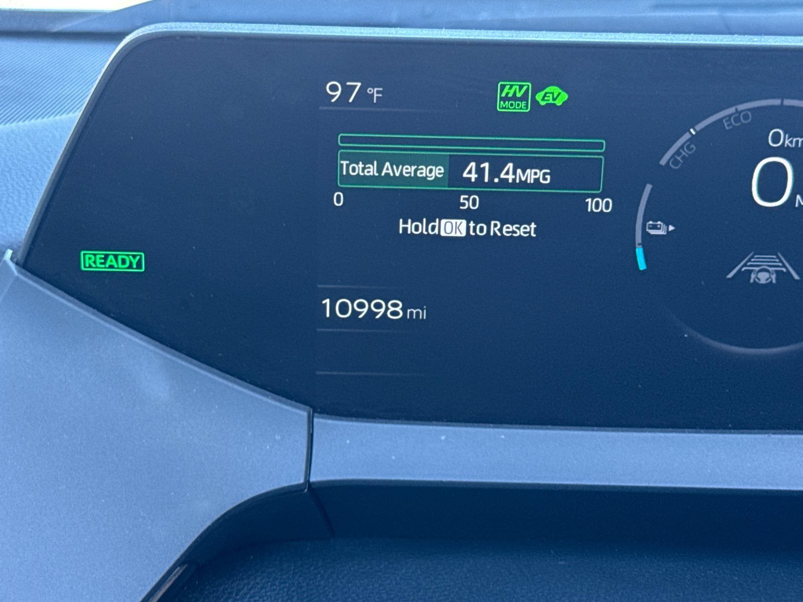Used 2025 Toyota Prius Plug-In Hybrid FWD image 28