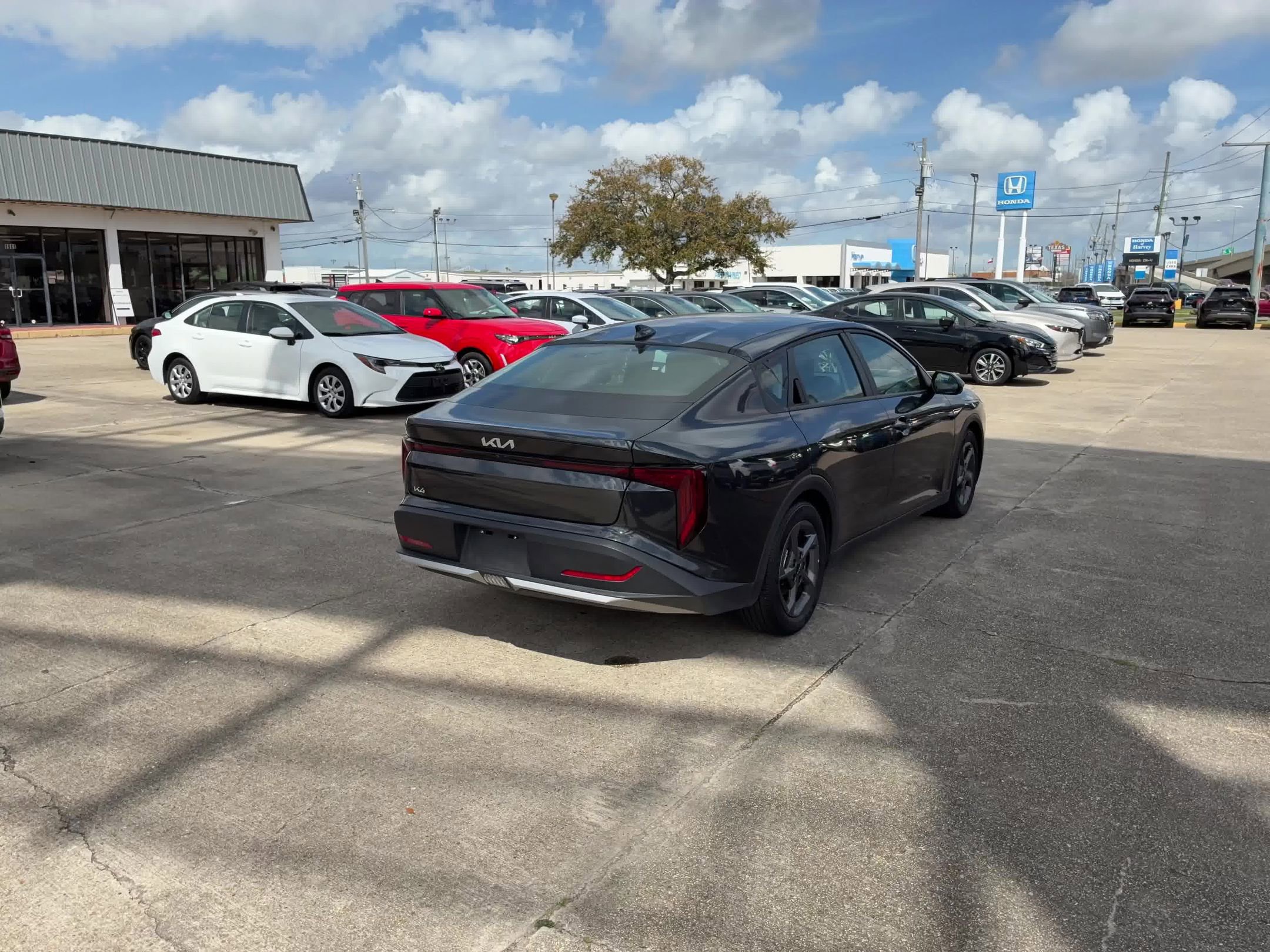 Used 2025 Kia K4 LXS image 2