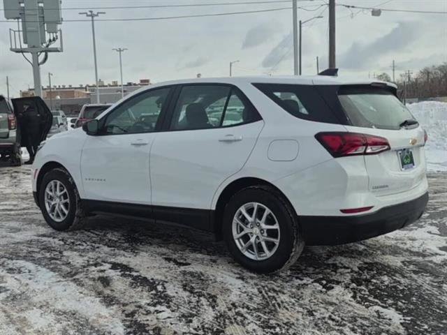 Used 2024 Chevrolet Equinox LS w/ Driver Confidence II Package image 5