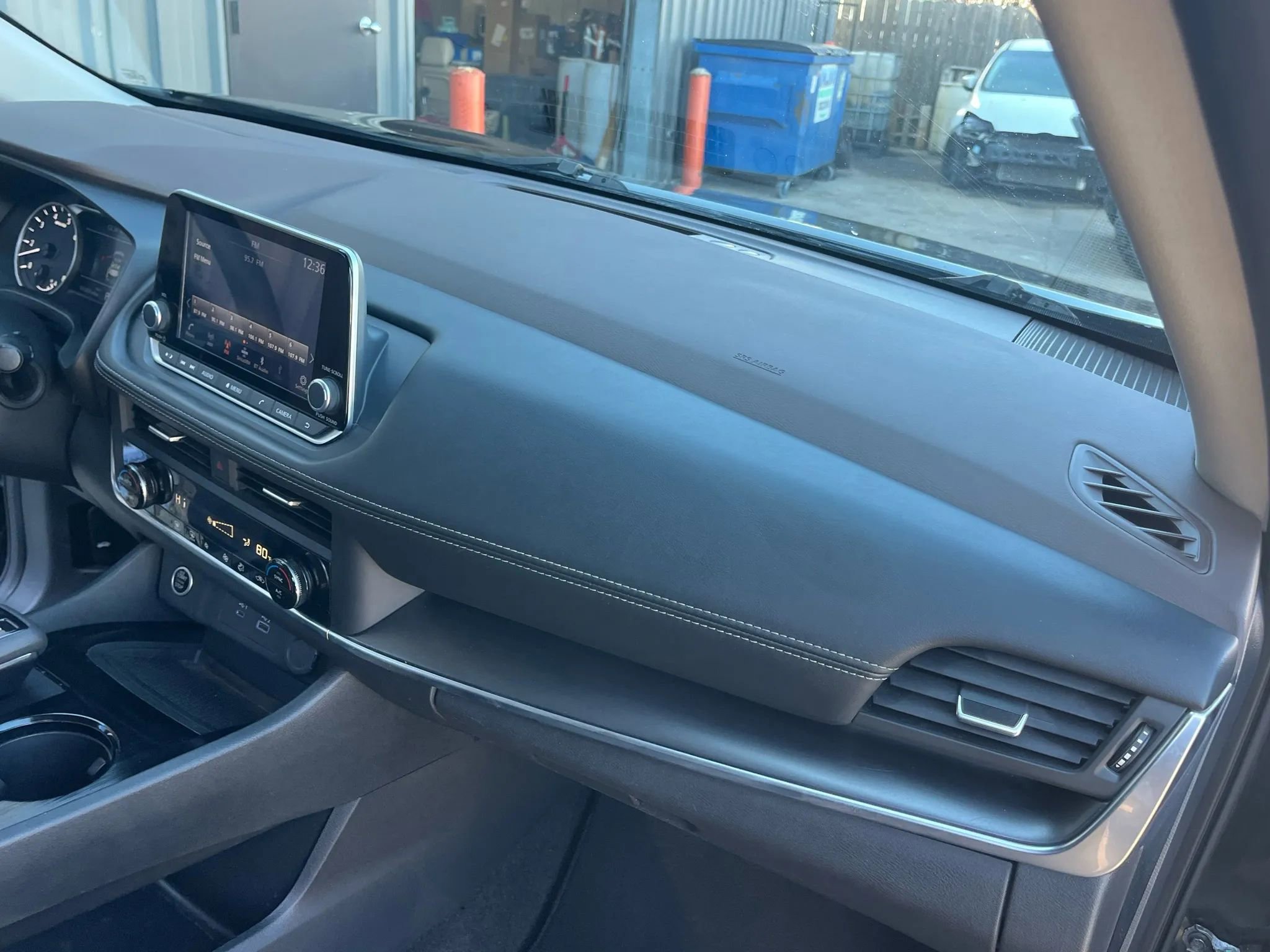 Used 2023 Nissan Rogue SV image 21