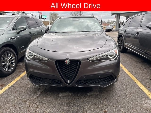 Used 2018 Alfa Romeo Stelvio Ti image 3