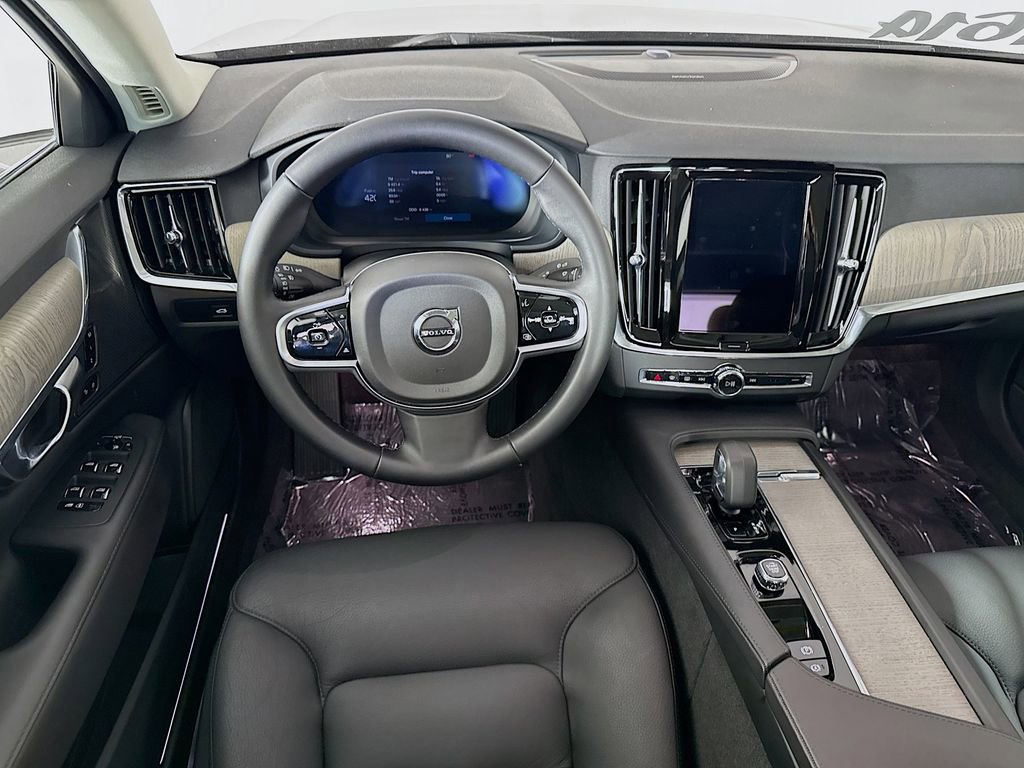 Certified 2025 Volvo S90 B6 Plus AWD/4WD image 24