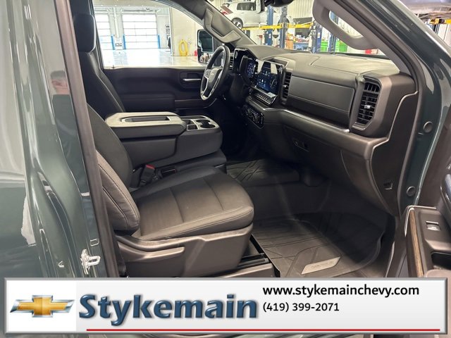 Used 2025 Chevrolet Silverado 2500 LT w/ Convenience Package image 20