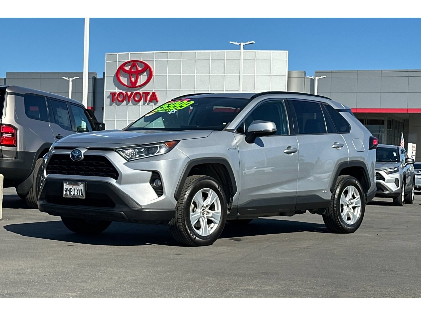Used 2020 Toyota RAV4 XLE w/ Convenience Package AWD/4WD image 8