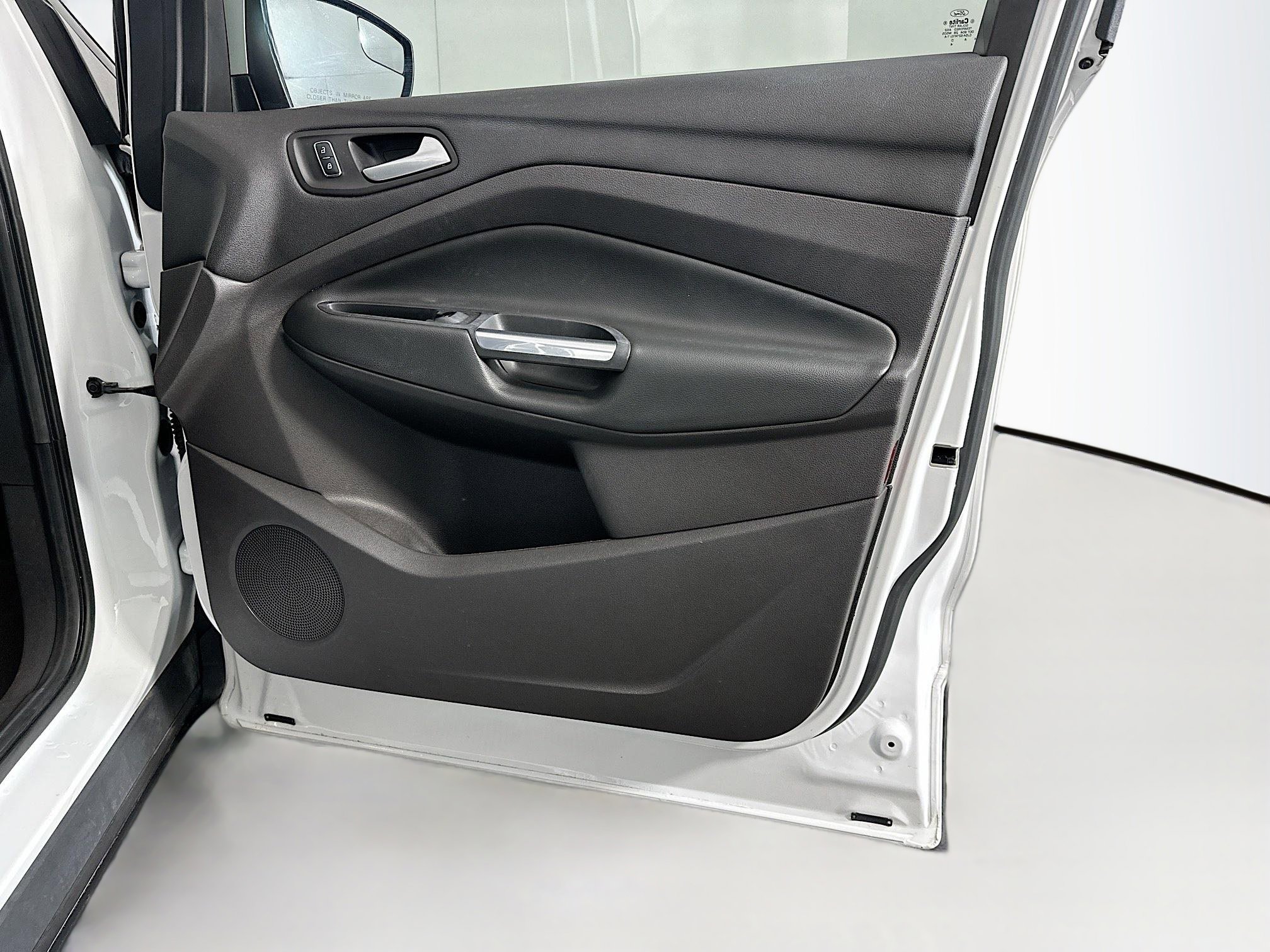 Used 2015 Ford Escape SE image 29