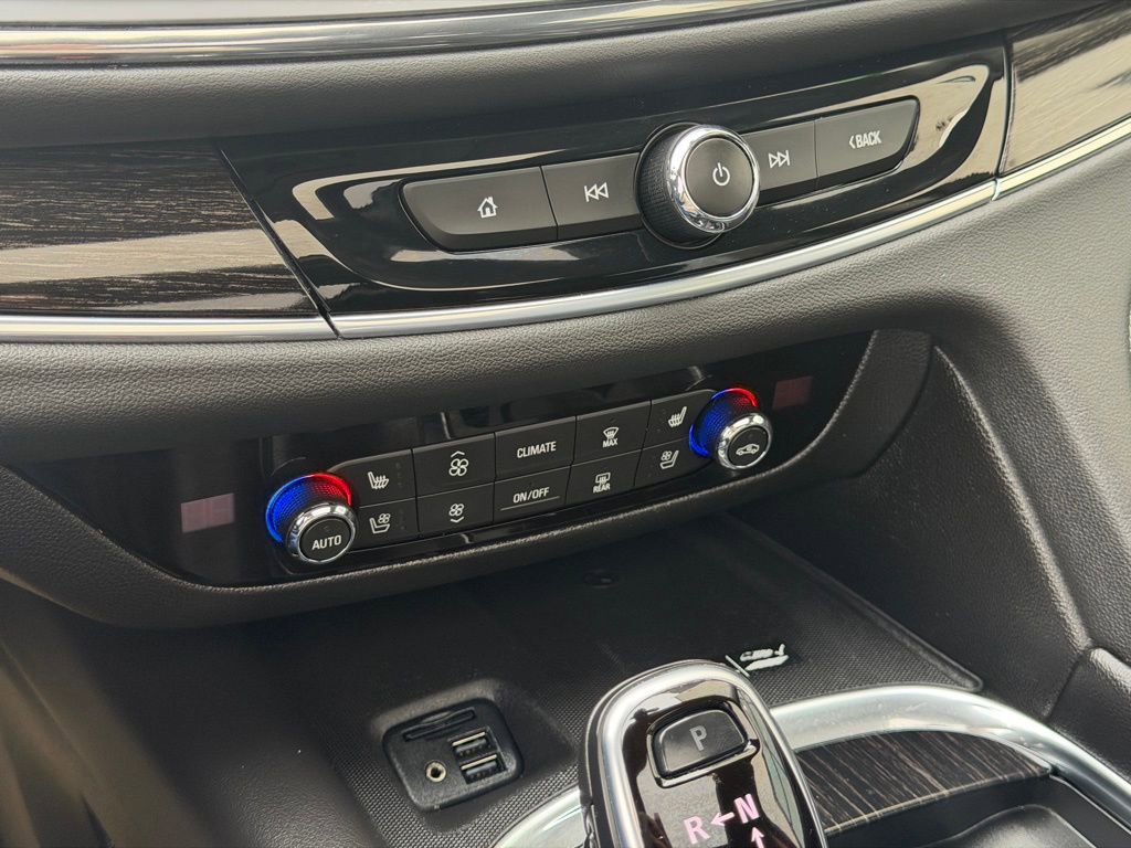 Used 2021 Buick Enclave Avenir w/ Avenir Technology Package AWD/4WD image 15