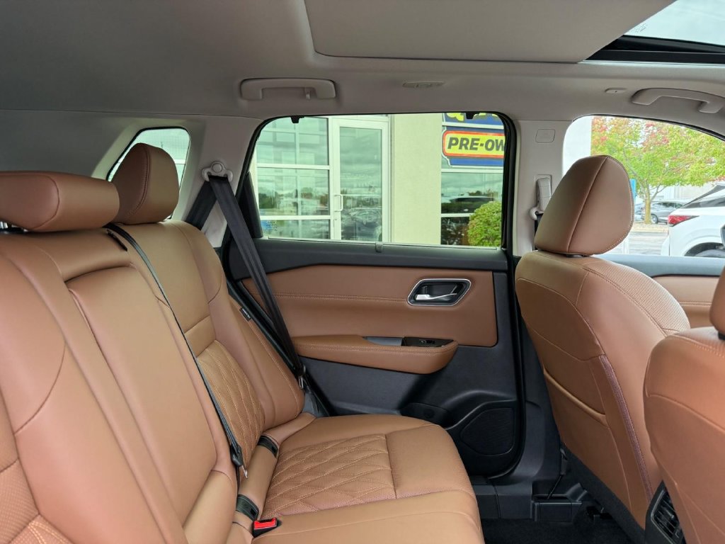 Used 2026 Nissan Rogue Platinum w/ Platinum Premium Package AWD/4WD image 10