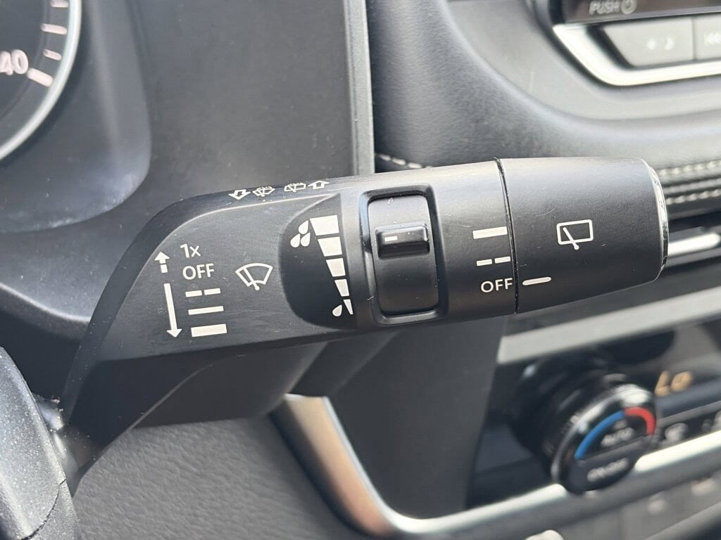 Used 2023 Nissan Rogue SV image 20