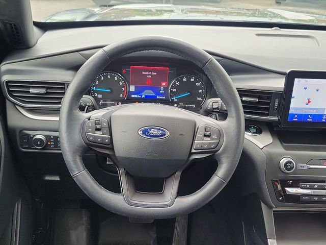Used 2020 Ford Explorer XLT w/ Equipment Group 202A AWD/4WD image 9