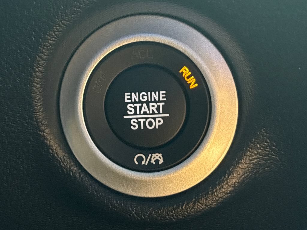 New 2027 Chrysler Pacifica Select FWD image 11