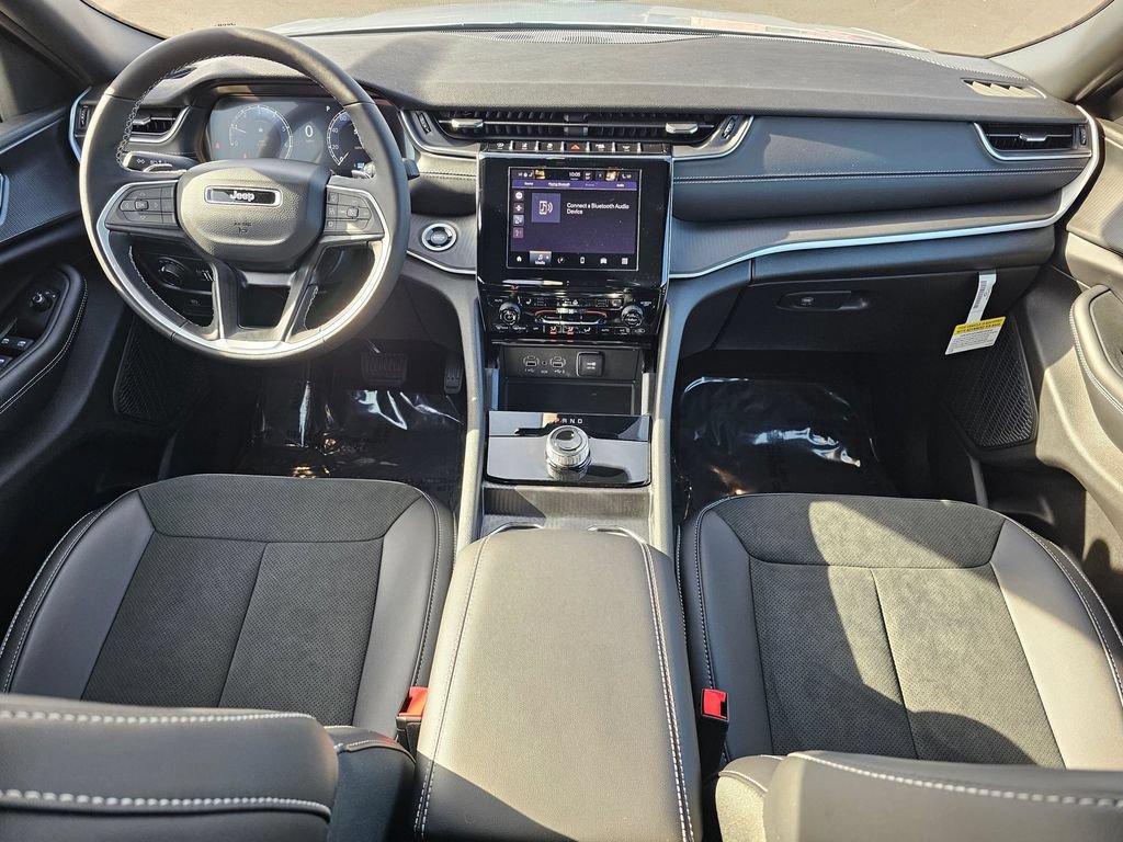New 2025 Jeep Grand Cherokee Altitude AWD/4WD image 10
