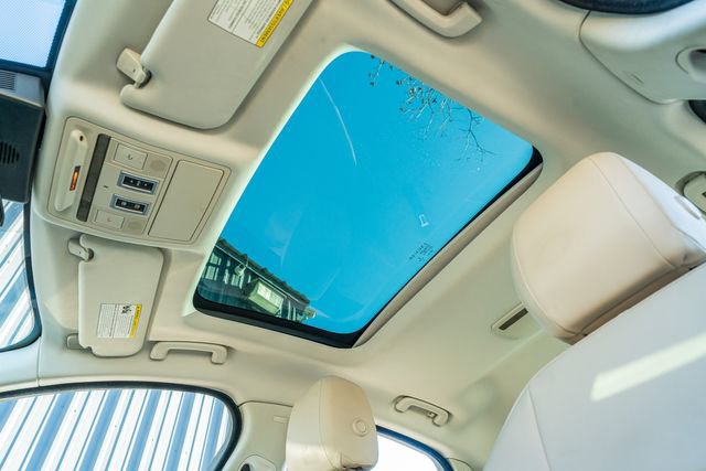 Used 2016 Jaguar XF Premium image 21