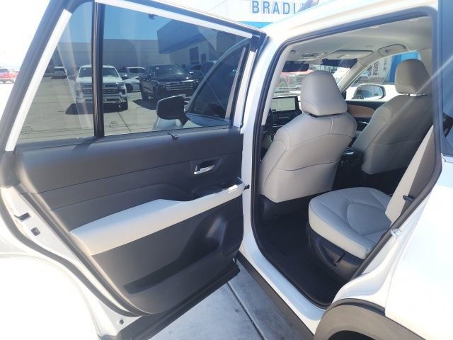 Used 2025 Toyota Grand Highlander FWD image 21